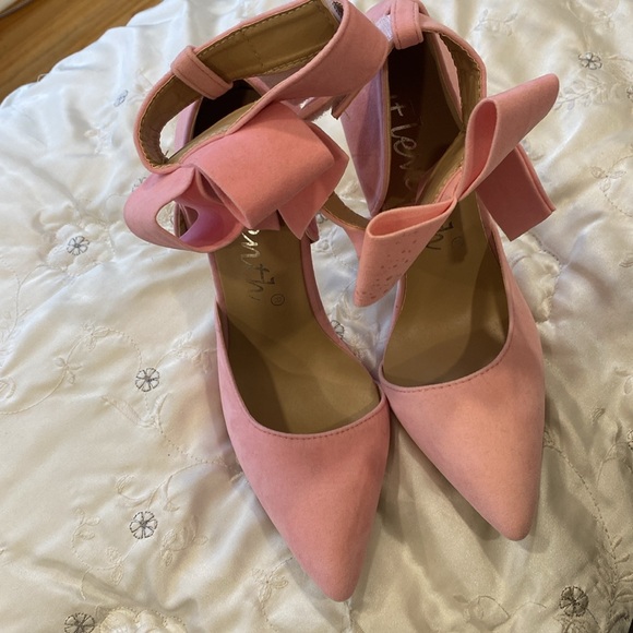 Bow Tie Pink High Heels - Picture 13 of 15
